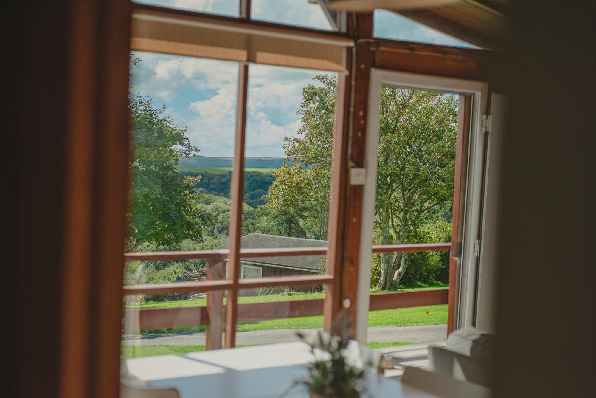 Timber Hill Self Catering Cedar Lodges Broad Haven Ngoại thất bức ảnh