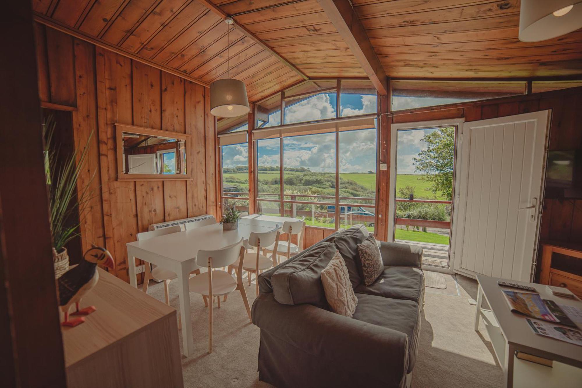 Timber Hill Self Catering Cedar Lodges Broad Haven Ngoại thất bức ảnh