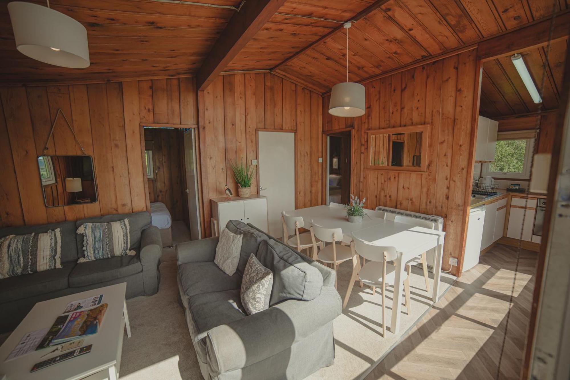 Timber Hill Self Catering Cedar Lodges Broad Haven Ngoại thất bức ảnh