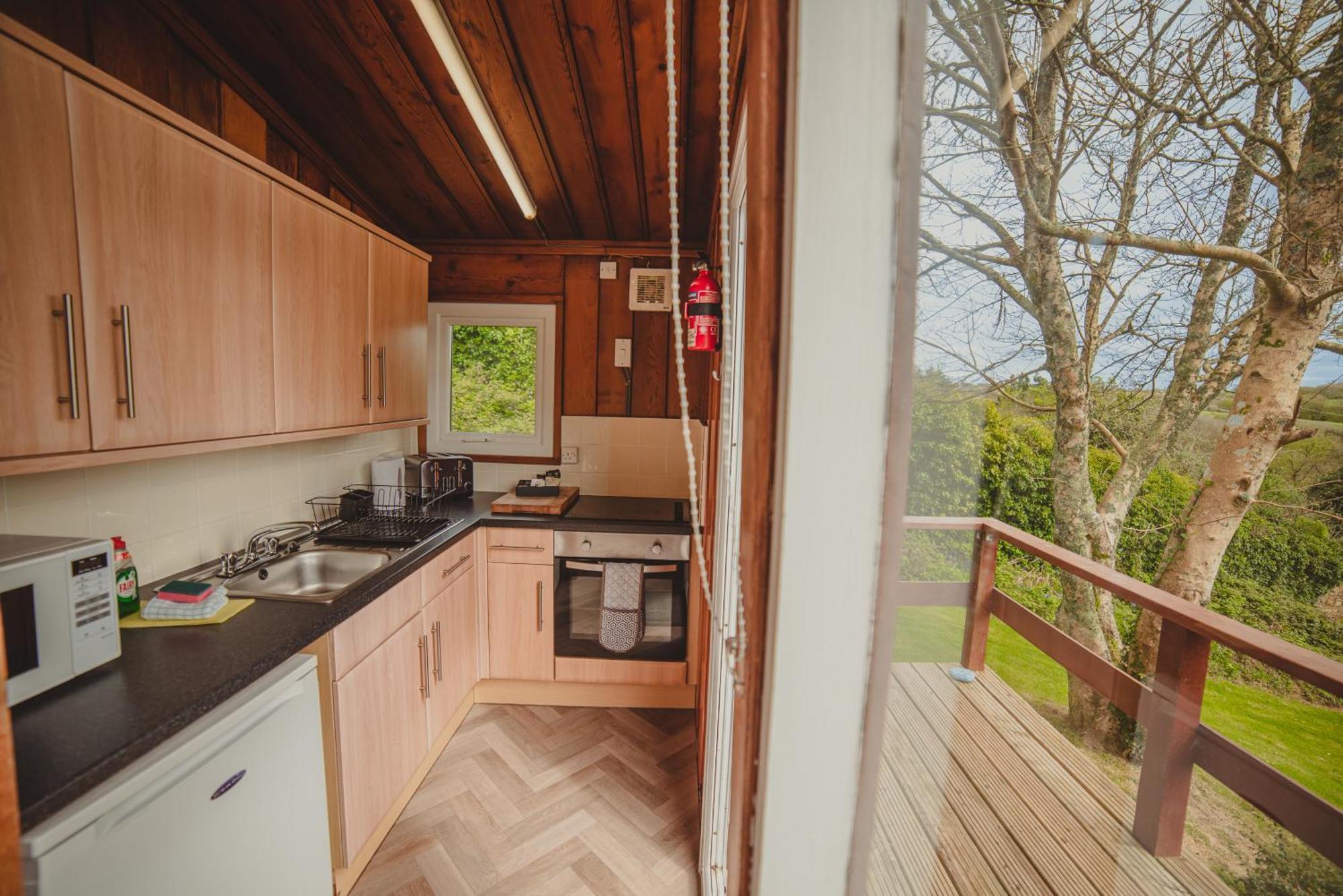 Timber Hill Self Catering Cedar Lodges Broad Haven Ngoại thất bức ảnh