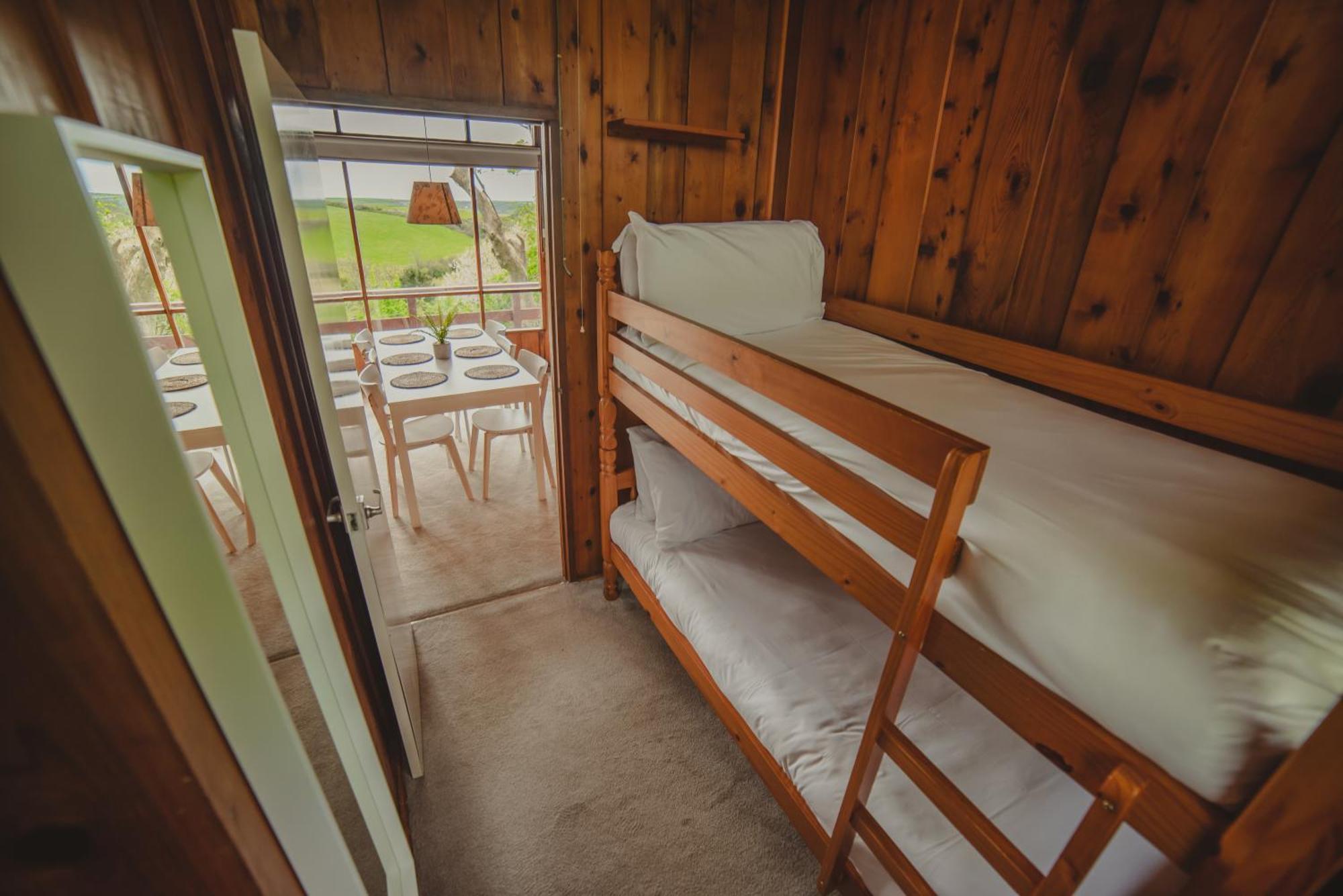 Timber Hill Self Catering Cedar Lodges Broad Haven Ngoại thất bức ảnh